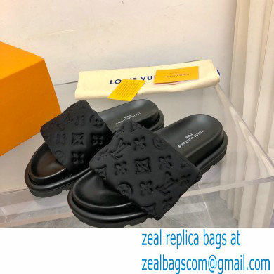 Louis Vuitton Pool Pillow Flat Comfort Mule black 2023