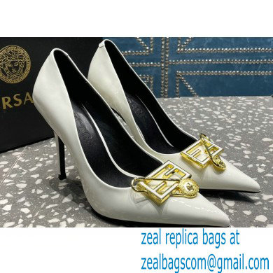 Versace Heel 9.5cm Brooch Baguette Pumps Patent White 2023 - Click Image to Close