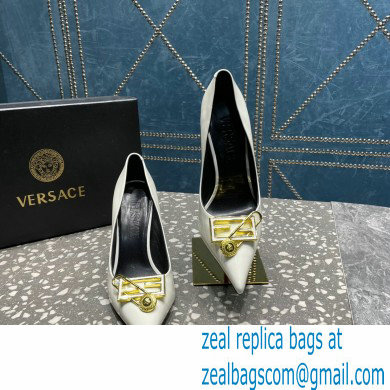 Versace Heel 9.5cm Brooch Baguette Pumps Patent White 2023 - Click Image to Close