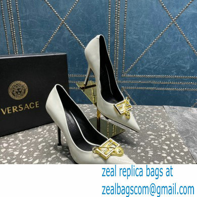 Versace Heel 9.5cm Brooch Baguette Pumps Patent White 2023 - Click Image to Close