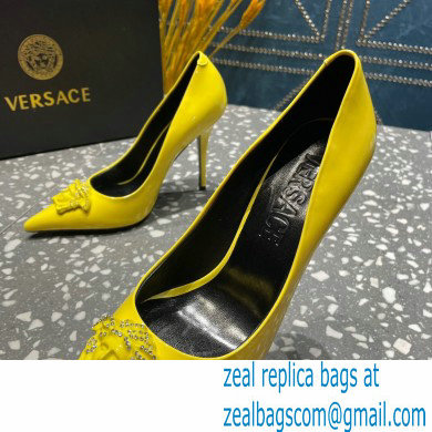 Versace Heel 9.5cm La Medusa Pumps Patent Yellow 2023