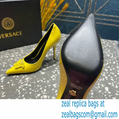 Versace Heel 9.5cm La Medusa Pumps Patent Yellow 2023