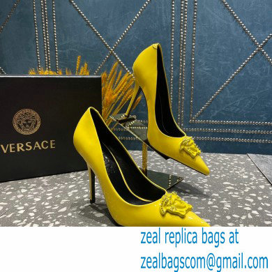 Versace Heel 9.5cm La Medusa Pumps Patent Yellow 2023