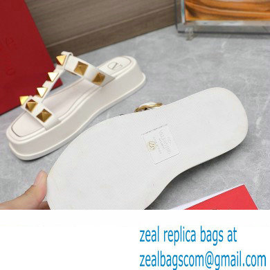 Valentino Roman Stud Platform 4cm Slides White 2023 - Click Image to Close