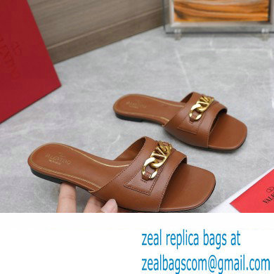 Valentino VLogo Chain Slides in calfskin leather 02 2023