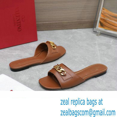Valentino VLogo Chain Slides in calfskin leather 02 2023