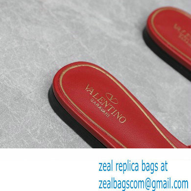 Valentino VLogo Chain Slides in calfskin leather 05 2023