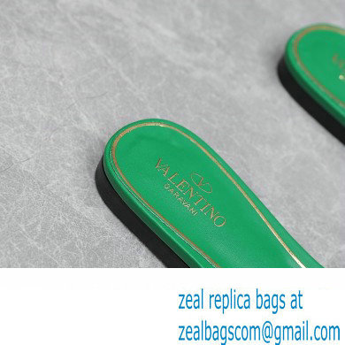 Valentino VLogo Chain Slides in calfskin leather 06 2023