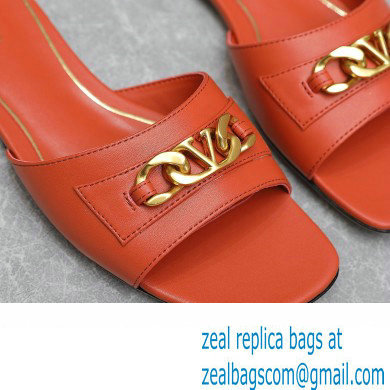 Valentino VLogo Chain Slides in calfskin leather 07 2023