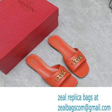 Valentino VLogo Chain Slides in calfskin leather 07 2023