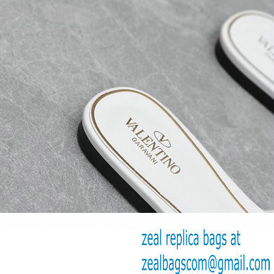 Valentino VLogo Chain Slides in calfskin leather 10 2023