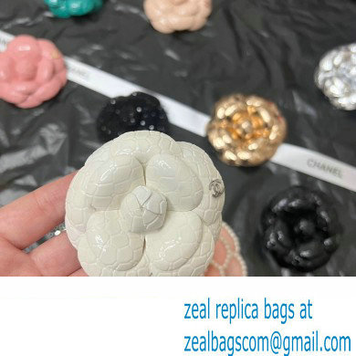 chanel camellia brooch 32 2023
