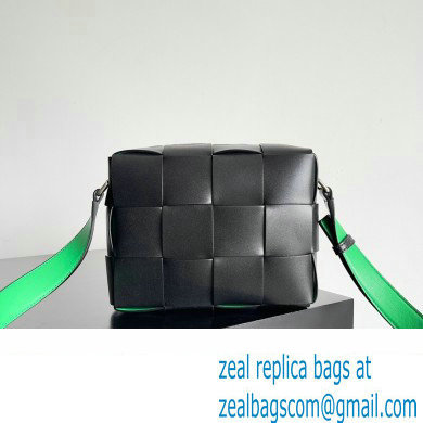 Bottega Veneta Cassette Small Intreccio leather Camera Bag Black/Green - Click Image to Close