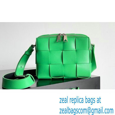 Bottega Veneta Cassette Small Intreccio leather Camera Bag Green - Click Image to Close