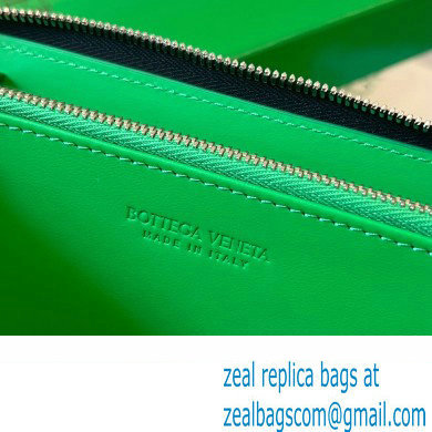 Bottega Veneta Intrecciato leather Zip Around Wallet 593217 Black/Green