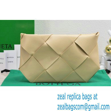 Bottega Veneta Maxi Intrecciato Padded Pouch Clutch Bag Apricot - Click Image to Close