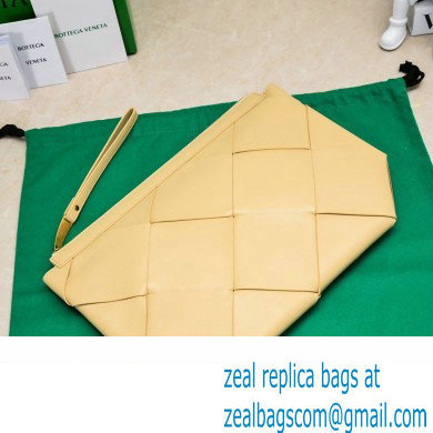 Bottega Veneta Maxi Intrecciato Padded Pouch Clutch Bag Apricot - Click Image to Close