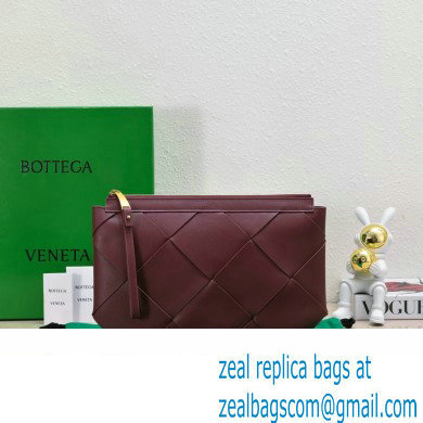 Bottega Veneta Maxi Intrecciato Padded Pouch Clutch Bag Burgundy - Click Image to Close