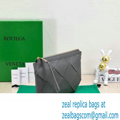Bottega Veneta Maxi Intrecciato Padded Pouch Clutch Bag Gray - Click Image to Close