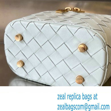 Bottega Veneta Mini Intrecciato leather vanity case Bag with cross-body strap 743551 GLACIER Pale Green