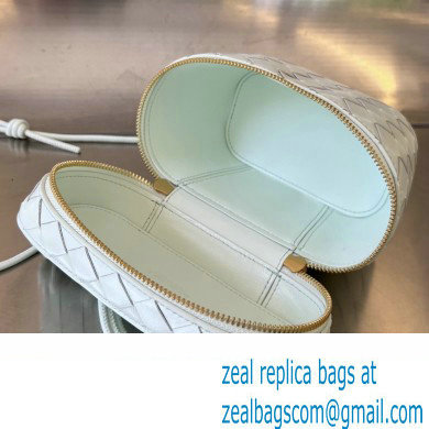 Bottega Veneta Mini Intrecciato leather vanity case Bag with cross-body strap 743551 GLACIER Pale Green