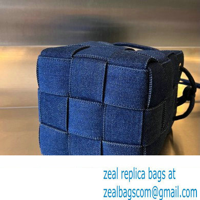 Bottega Veneta denim Small Cassette Cross-Body Bucket bag 743789