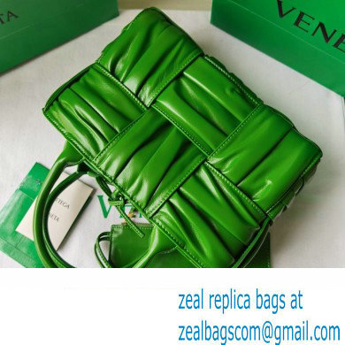 Bottega Veneta foulard Intreccio leather Mini Arco Tote bag with detachable strap Green - Click Image to Close