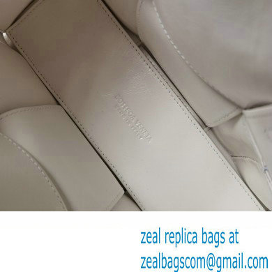 Bottega Veneta foulard Intreccio leather Mini Arco Tote bag with detachable strap White - Click Image to Close