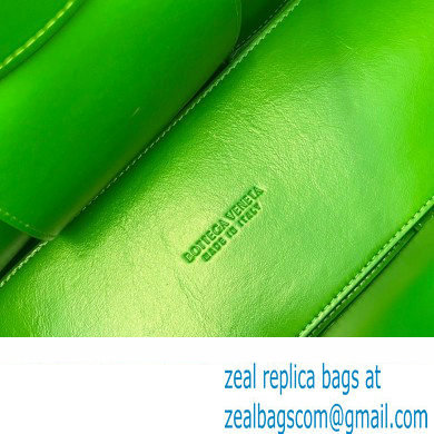 Bottega Veneta foulard Intreccio leather Small Arco Tote bag Green - Click Image to Close