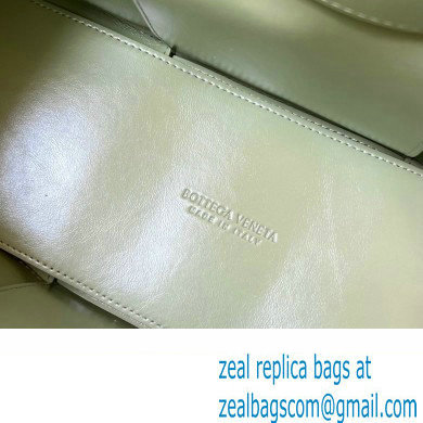 Bottega Veneta foulard Intreccio leather Small Arco Tote bag Light Green - Click Image to Close