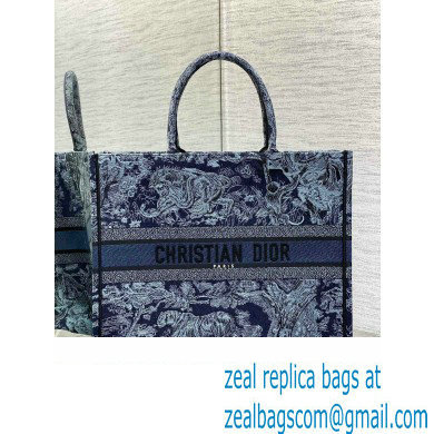 Dior medium Book Tote Bag in Denim Blue Toile de Jouy Embroidery 2023