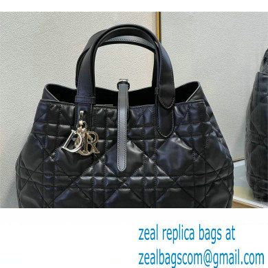 Dior medium Toujours Bag in Black Macrocannage Calfskin 2023