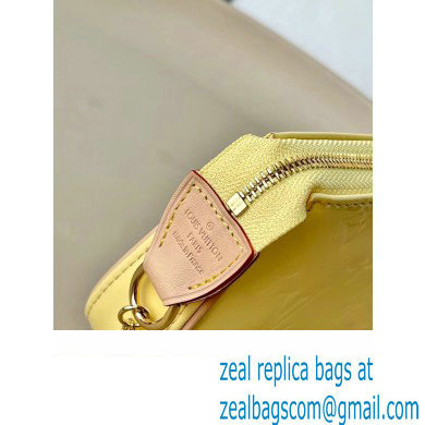 LOUIS VUITTON Mini Pochette Accessoires M81940 Banana Fizz Yellow 2023