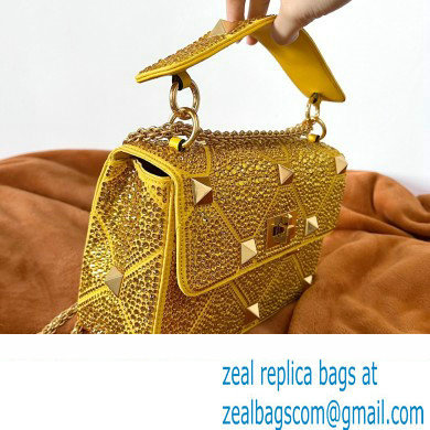 VALENTINO MEDIUM ROMAN STUD THE SHOULDER BAG WITH CHAIN AND SPARKLING EMBROIDERY yellow 2022 - Click Image to Close