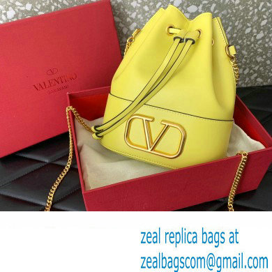 Valentino Mini Bucket Bag In Nappa With Vlogo Signature Chain Yellow 2023 - Click Image to Close
