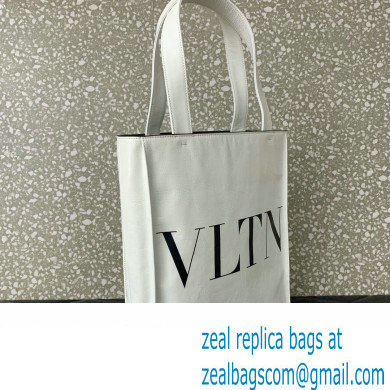 Valentino VLTN Tote bag in Crinkled Leather 0047 White 2023 - Click Image to Close