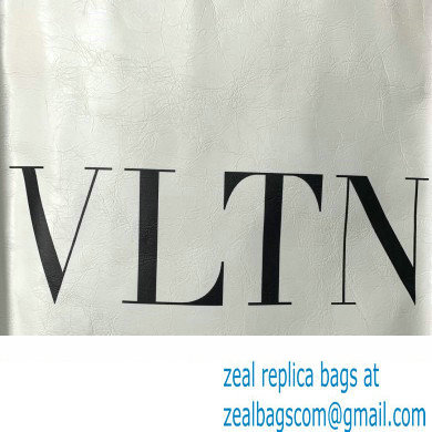 Valentino VLTN Tote bag in Crinkled Leather 0047 White 2023 - Click Image to Close