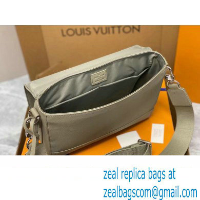 louis vuitton Takeoff Messenger bag M22505 2023