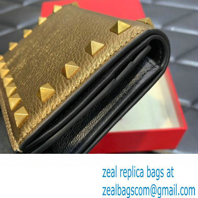 valentino SMALL ROCKSTUD METALLIC GRAINY CALFSKIN WALLET gold 2023 - Click Image to Close