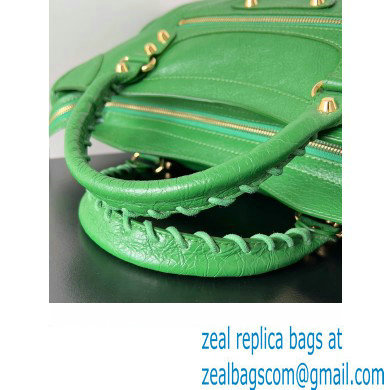 Balenciaga Classic City Large Handbag in Arena Lambskin Grass Green/Gold - Click Image to Close