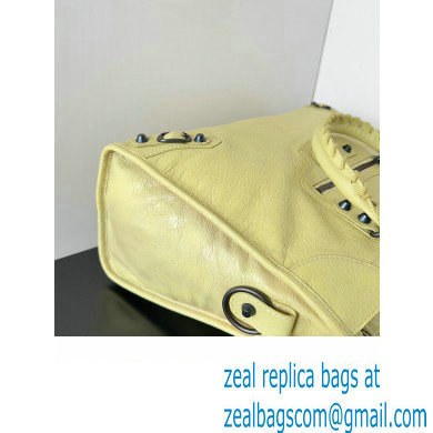 Balenciaga Classic City Large Handbag in Arena Lambskin Light Yellow - Click Image to Close