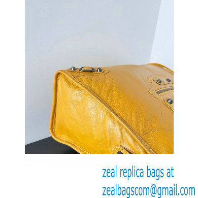 Balenciaga Classic City Large Handbag in Arena Lambskin Yellow - Click Image to Close