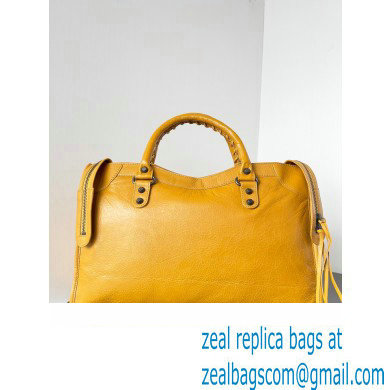 Balenciaga Classic City Large Handbag in Arena Lambskin Yellow - Click Image to Close