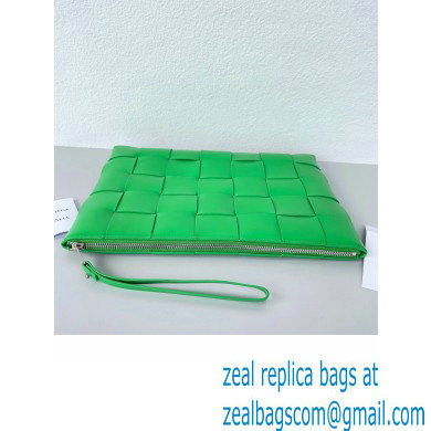 Bottega Veneta Large Cassette Pouch Intreccio leather wristlet Bag Green 2024 - Click Image to Close