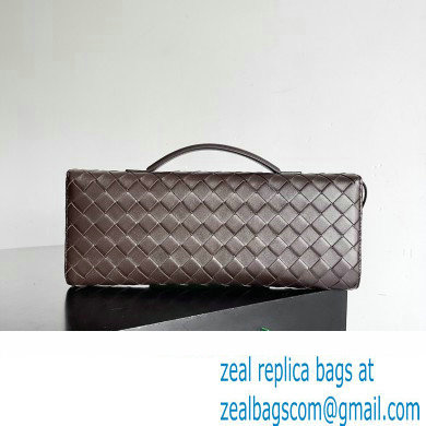 Bottega Veneta Long Clutch Andiamo With Handle Intrecciato leather bag FONDANT with metallic knot closure 2024