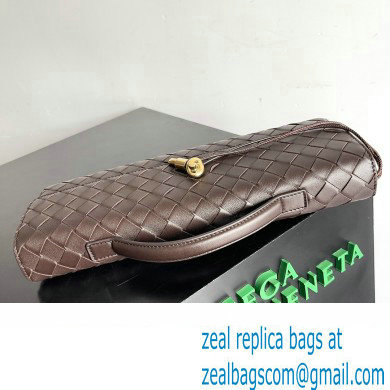 Bottega Veneta Long Clutch Andiamo With Handle Intrecciato leather bag FONDANT with metallic knot closure 2024 - Click Image to Close