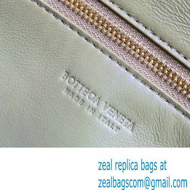 Bottega Veneta Long Clutch Andiamo With Handle Intrecciato leather bag TRAVERTINE with metallic knot closure 2024