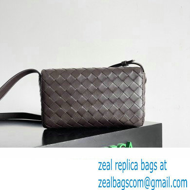 Bottega Veneta Mini Andiamo Cross-Body Intrecciato leather bag FONDANT with metallic knot closure 2024