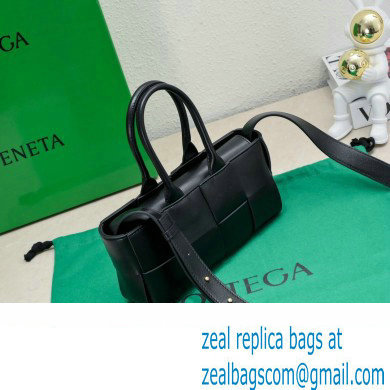 Bottega Veneta Mini East-West Arco Tote Intreccio leather bag with detachable strap BLACK 2024