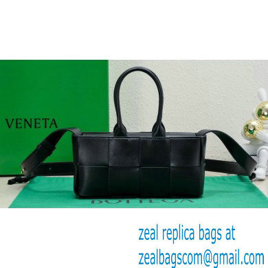 Bottega Veneta Mini East-West Arco Tote Intreccio leather bag with detachable strap BLACK 2024